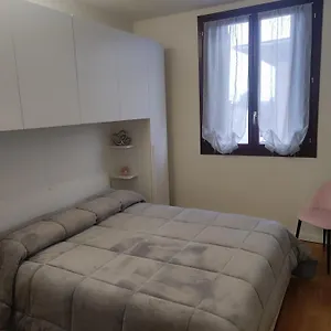 Deny & Carol's House - App. 33 , Somma Lombardo Italia